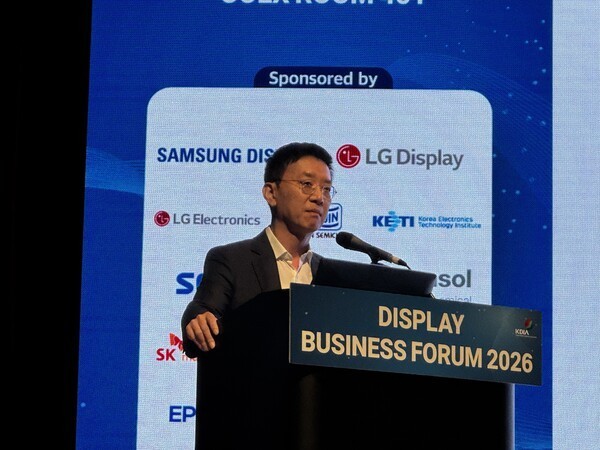 Choi Young-seok, chief technology officer of LG Display, speaks on 