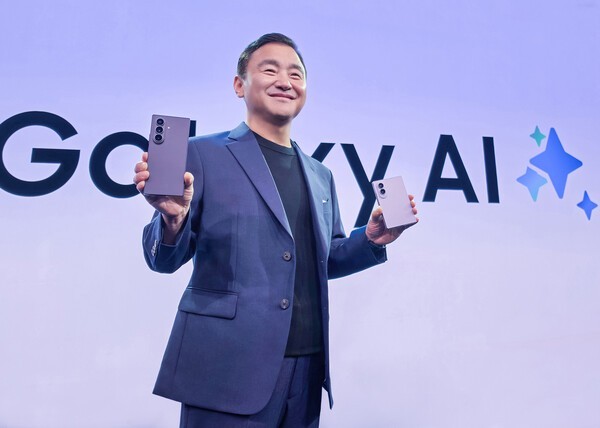 TM Roh, president and head of Samsung Electronics' Device eXperience (DX) Division, introduces the Galaxy Z Fold8 Ultra, Galaxy Z Fold8 and Galaxy Z Flip8 during the Galaxy Unpacked 2026 event at Old Billingsgate in London on July 22. (Photo: Samsung Electronics)