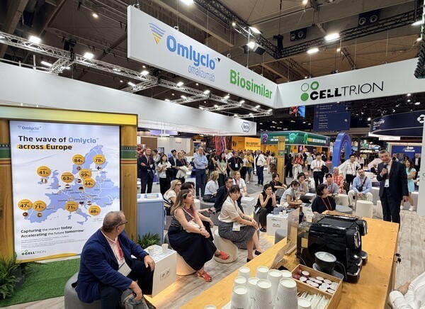 Roland Buhl, a global asthma expert and professor of respiratory medicine at Mainz University in Germany, speaks during an “Expert Insights” event at Celltrion’s booth at the 2026 European Respiratory Society Congress.