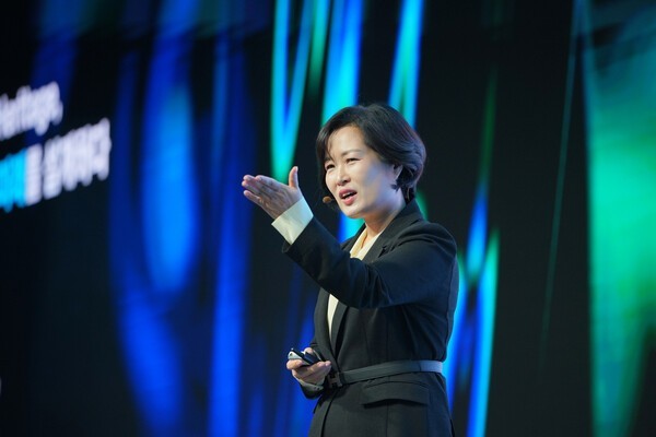 Choi Ok-jin, head of kt cloud’s DC division, presents the company’s AIDC supply roadmap. (Photo: KT)